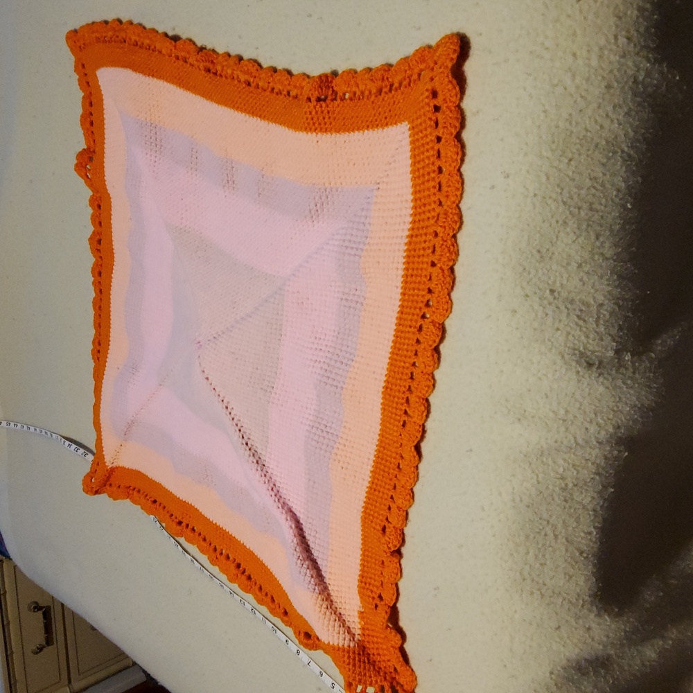 BABY THROW - Picture 3 of 5
